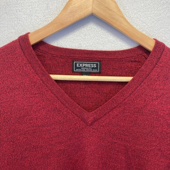 Express 100% Merino Wool Holiday Sweater Mens Size Medium Modern Fit Red V-Neck - Picture 8 of 10